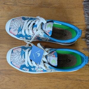 Cariuma Limited Art Edition Floral Women's Sneakers. Size 8.5. New with tags.